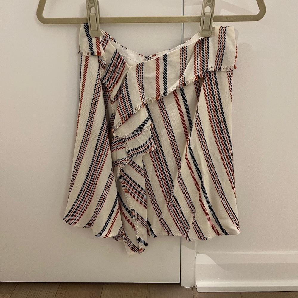 Intermix skirt with ruffle size small